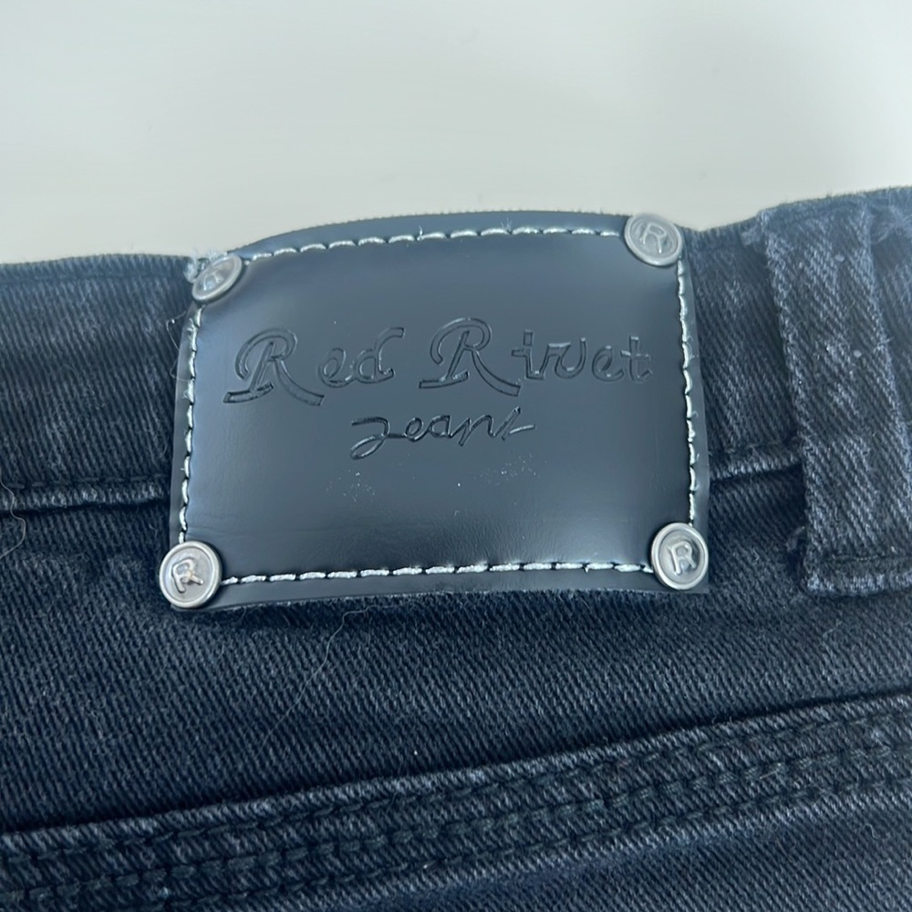Red Rivet Black Jean Shorts - Picture 5 of 6